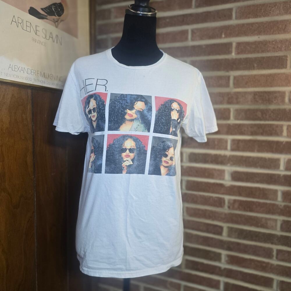 H.E.R. Graphic T-Shirt Size Small White Photo Grid R&B Singer Concert Merch